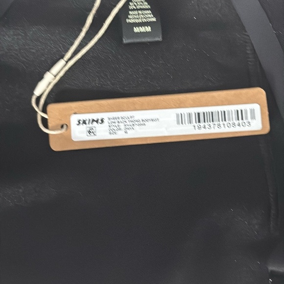 SKIMS Sheer Sculpt low back thong bodysuit Onyx Clay M NWT (SK0024) - Picture 4 of 5